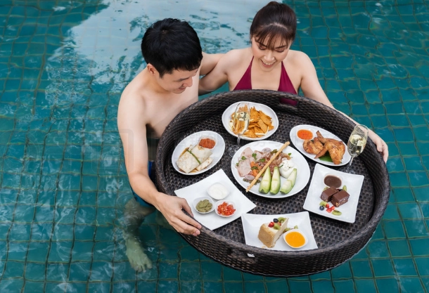 游泳前吃早餐
