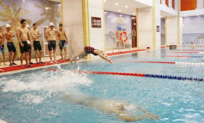 游泳跑步消耗对比 游泳跑步消耗对比