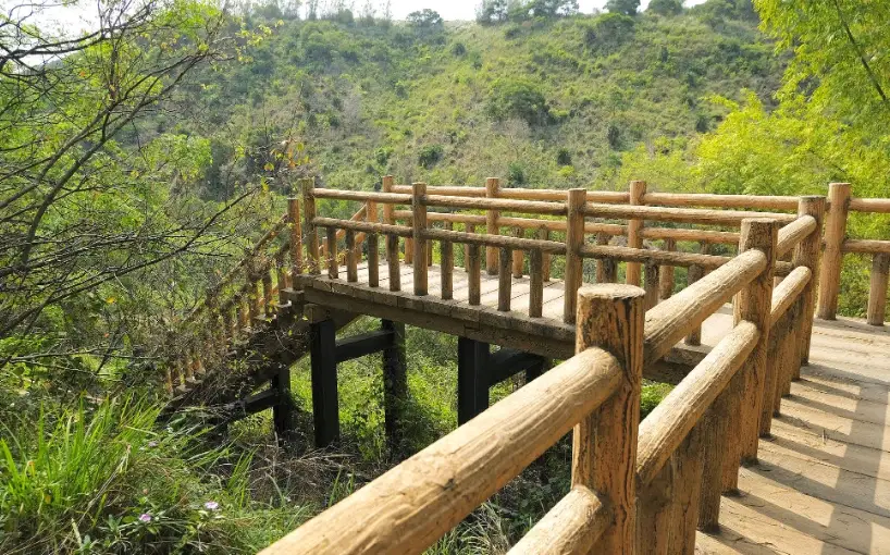 登山步道附近餐廳