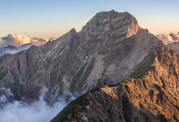 玉山群峰難度排名全解析：從新手到高手的攀登指南