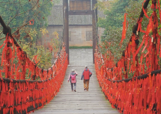 一個人爬山安全 一個人爬山安全