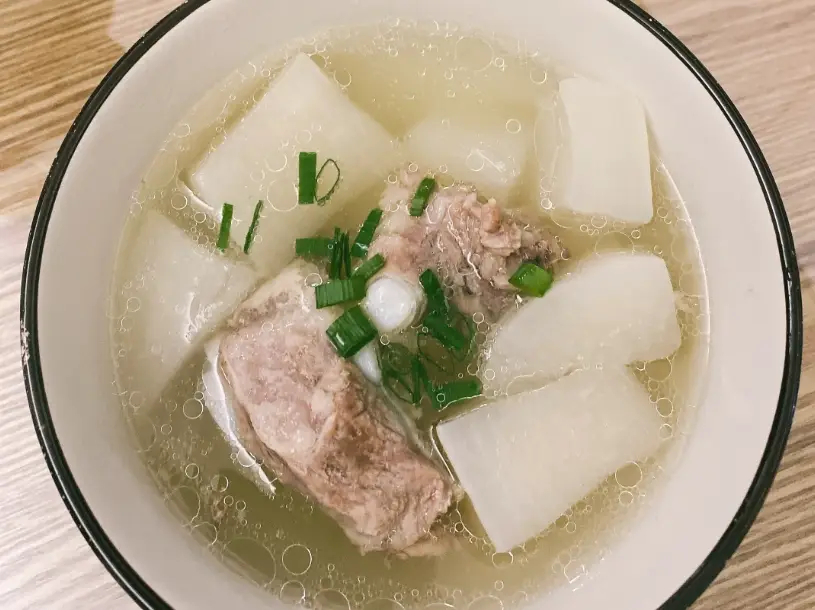 排骨蘿蔔湯