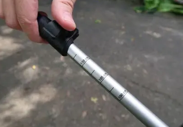 登山杖長度調整