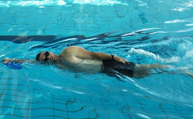 游泳30分鐘消耗多少熱量？